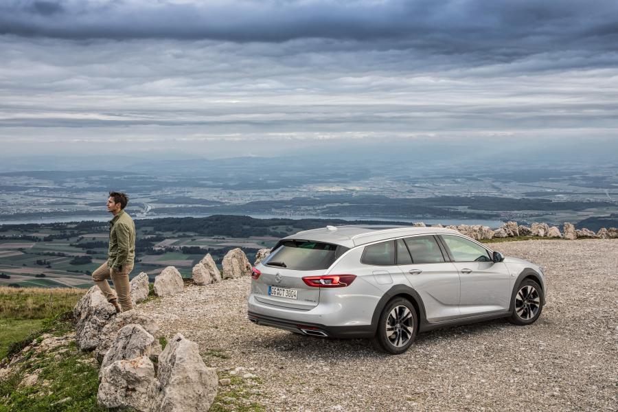  Opel Insignia Country Tourer Turbo 4x4 2017 года  (фото 29 из 44)